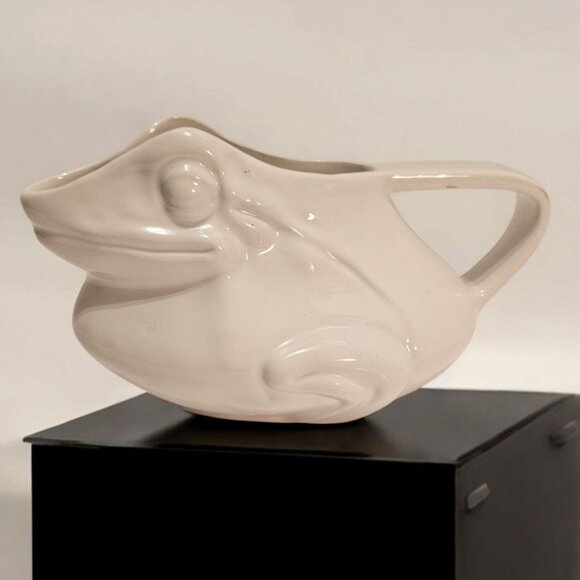 Vtg White Ceramic Frog Vase Pitcher Creamer Made in Italy Signed by Artist Rare - Picture 2 of 9
